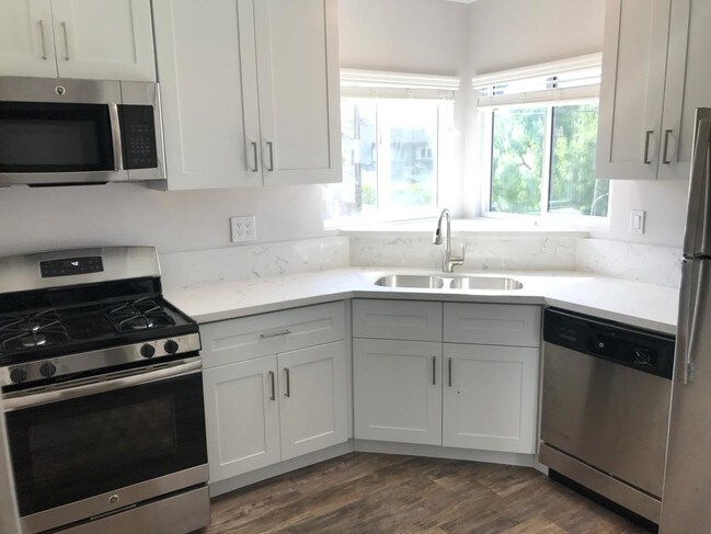 Building Photo - 2592 Armacost Ave