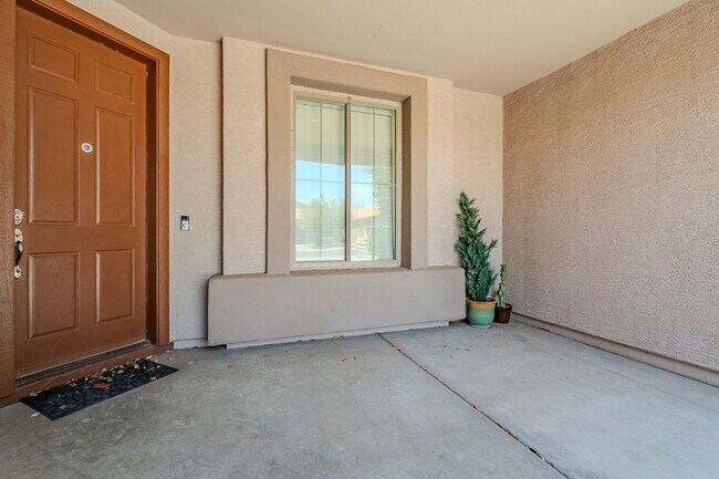 Building Photo - 2407 W Fawn Dr