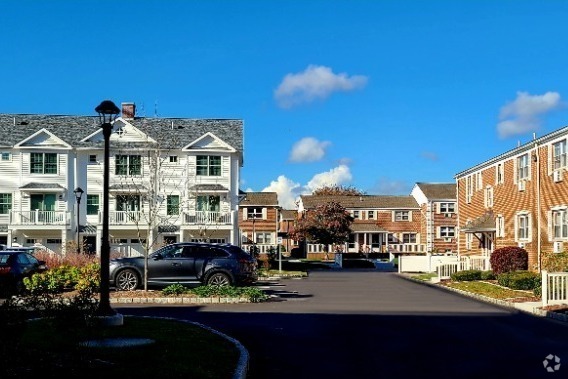 Colonial Village Apartments and Townhomes