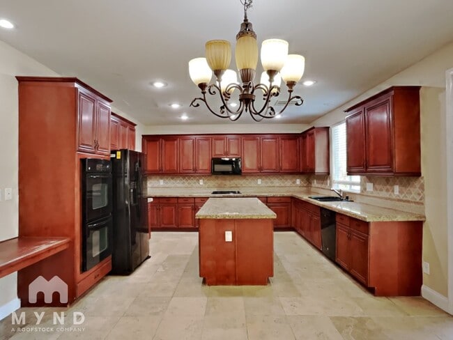 Building Photo - 599 Wealdston Ct