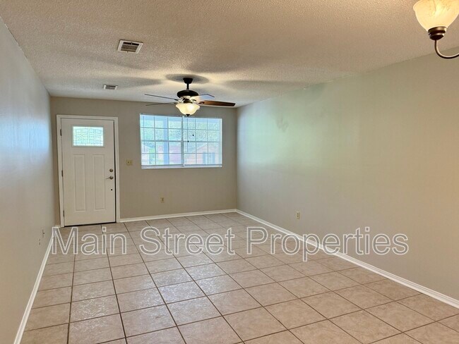 Building Photo - 708 Bayshore Dr