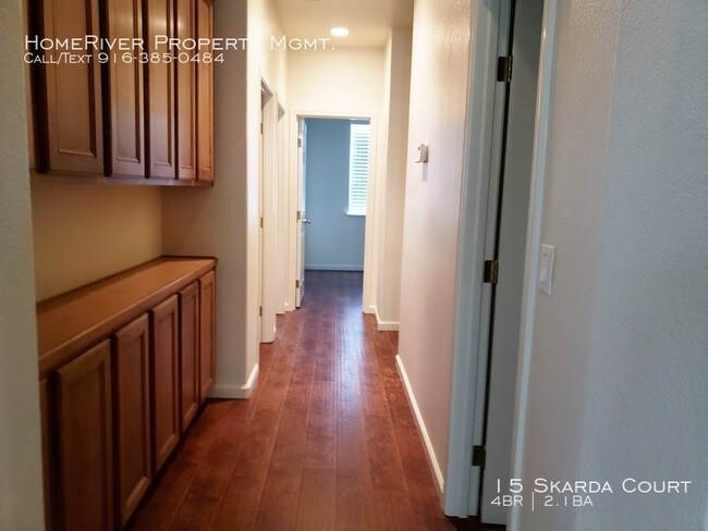 Foto del edificio - Very Nice Natomas Home! BIG BACKYARD.