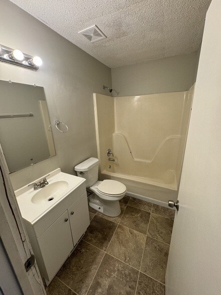 Foto del edificio - 179 Ingle Dr