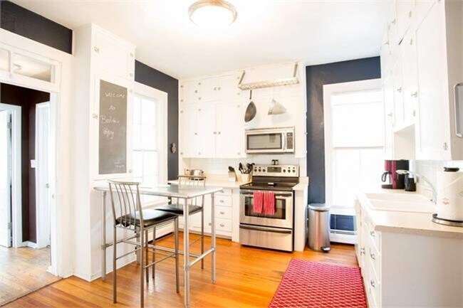 Building Photo - Stunning 4 Bedroom Home for Rent in Heart ...