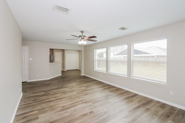 Foto del edificio - 6207 Winter Oak St