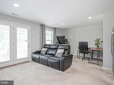 Foto del edificio - 40 Village Green Ln