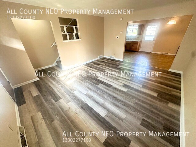 Building Photo - 2 Bedroom apartment close to downtown Cuya...