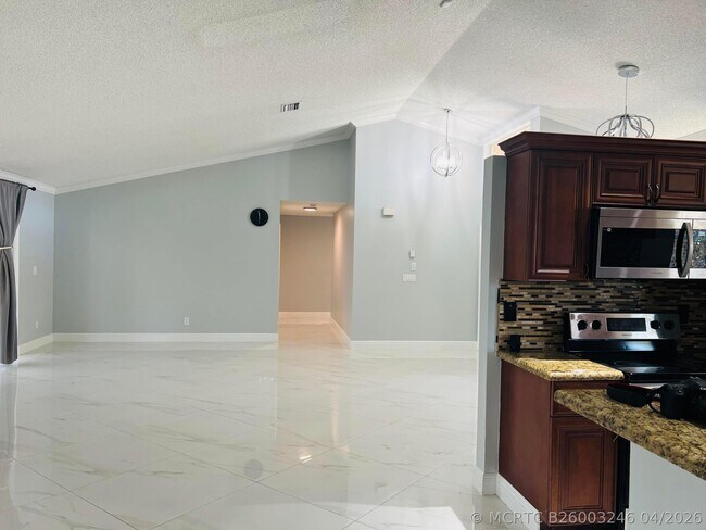 Foto del edificio - 12623 SW 8th Ct