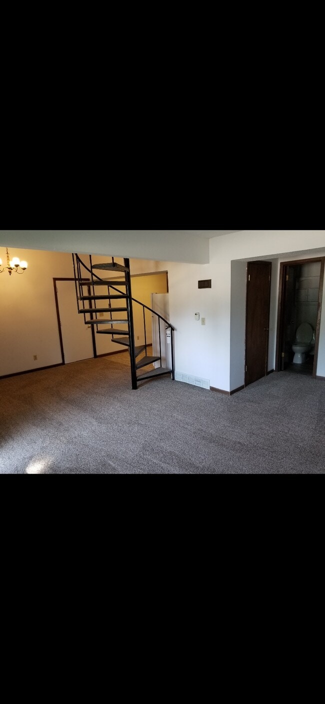 Building Photo - 1518 Linda Dr