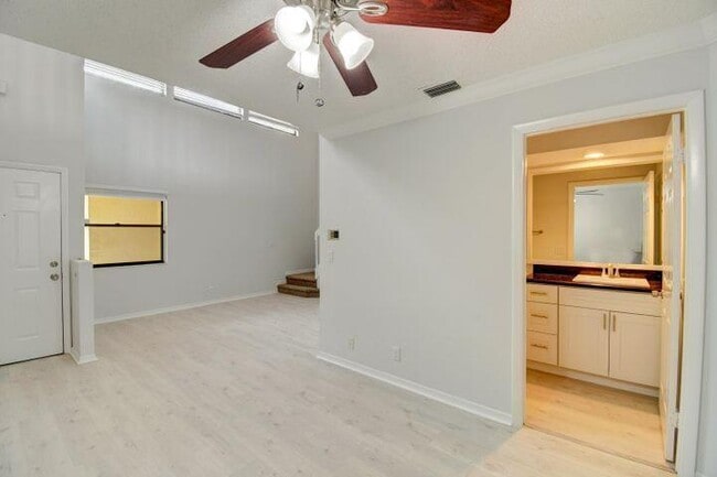 Building Photo - 12236 Sag Harbor Ct