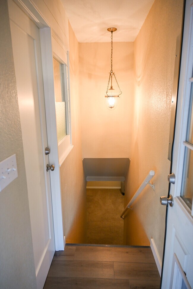 Entry - 2526 E Caramillo St