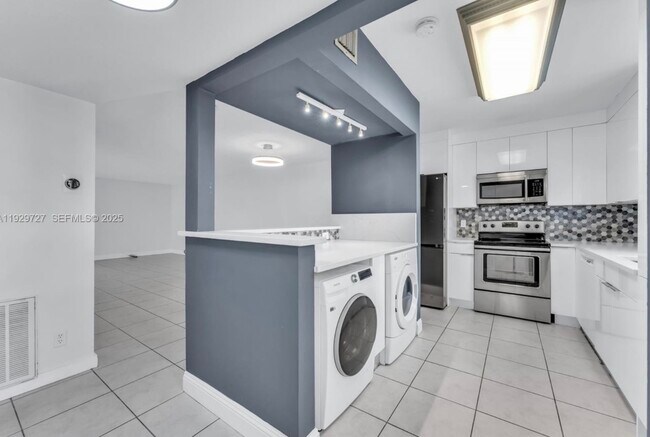 Foto del edificio - 2945 NW 68th St