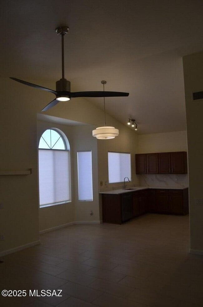 Foto del edificio - 942 S Suncove Dr