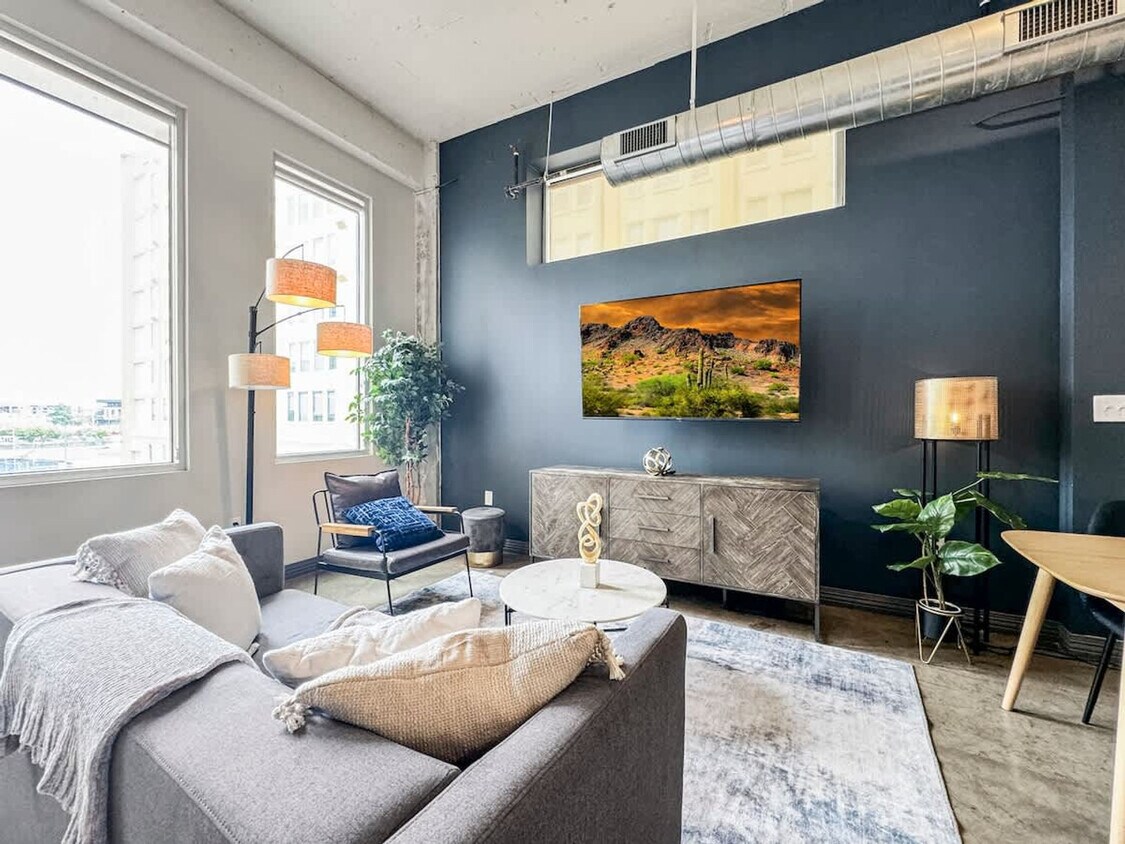 Foto principal - 555 Evergreen St
