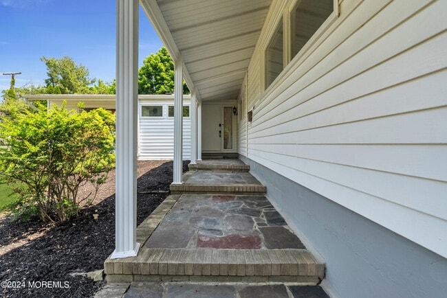 Building Photo - 366-368 Beecroft Pl