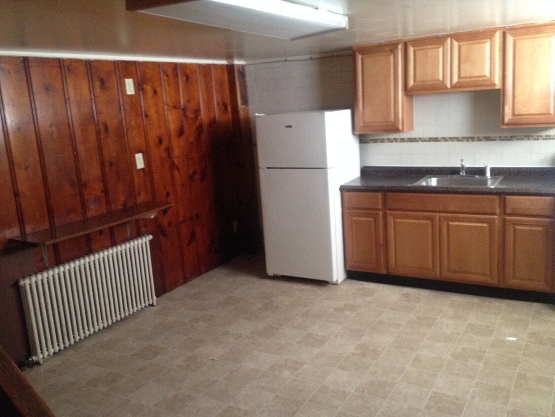 Primary Photo - 332 E Belvedere Ave