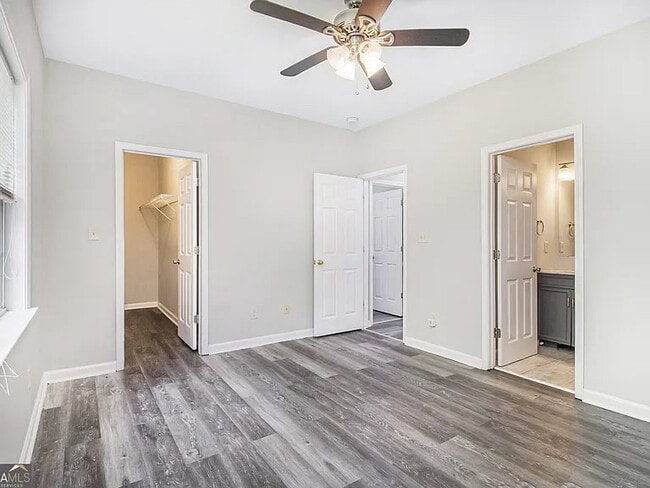 Building Photo - 2829 3rd Ave SW