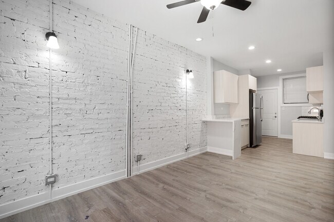 Foto del edificio - 1700 W Juneway Terrace