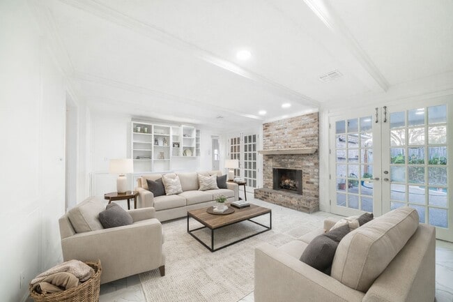 Building Photo - 15738 Fleetwood Oaks Dr