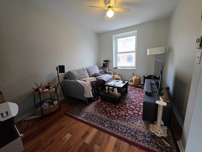 Photo du bâtiment - 81 Queen St