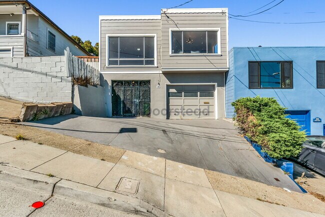 Building Photo - 2914 Griffith St