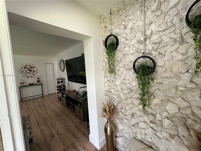 Foto del edificio - 6040 SW 35th St