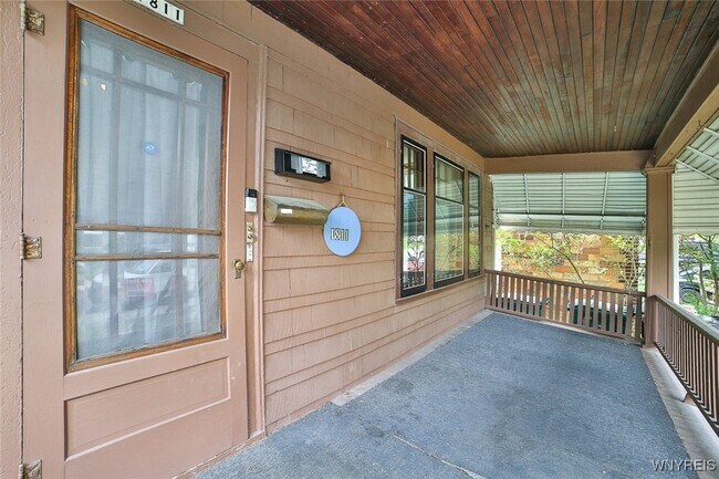Foto del edificio - 1811 Weston Ave