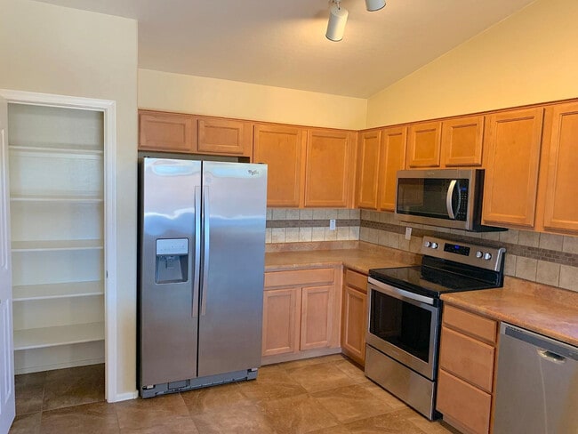 Foto del edificio - 4132 E Chambers St