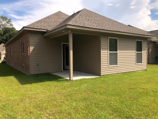 Foto del edificio - WATER FRONT PROPERTY! BEAUTIFUL 3BD/2BA HOME!