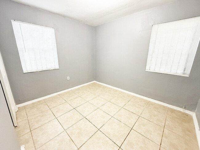 Building Photo - 13325 NW 17th Ave