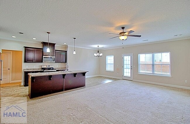 Building Photo - 147 Rimes Ave SE