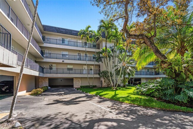 Foto del edificio - 6815 Edgewater Dr