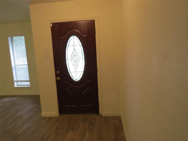 Building Photo - 8803 Sherrywood Dr