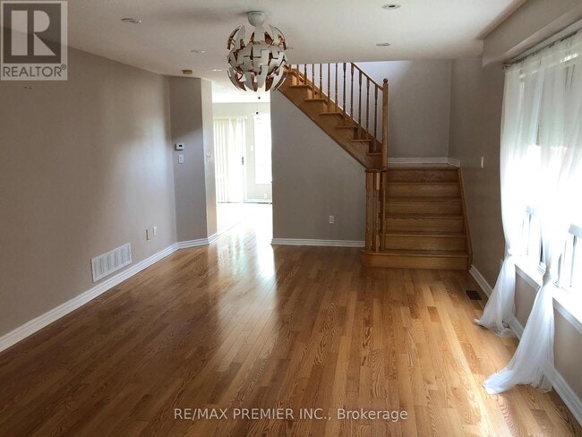 Building Photo - 26 Lucerne Dr