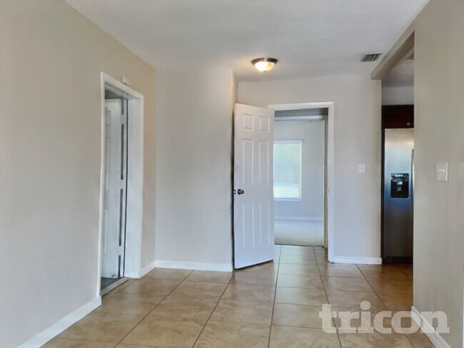 Foto del edificio - 1253 Jasmine Way
