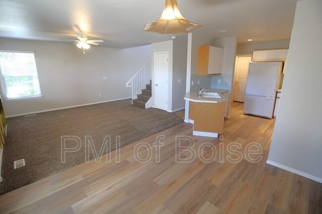 Foto del edificio - 5801 N Cobbler Ln