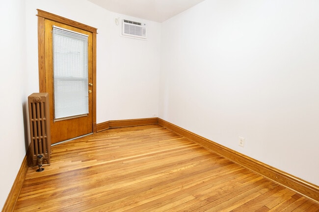 Building Photo - 5615 N Winthrop Ave