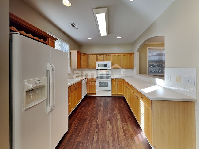 Foto del edificio - 7610 Rolling Meadows Ln