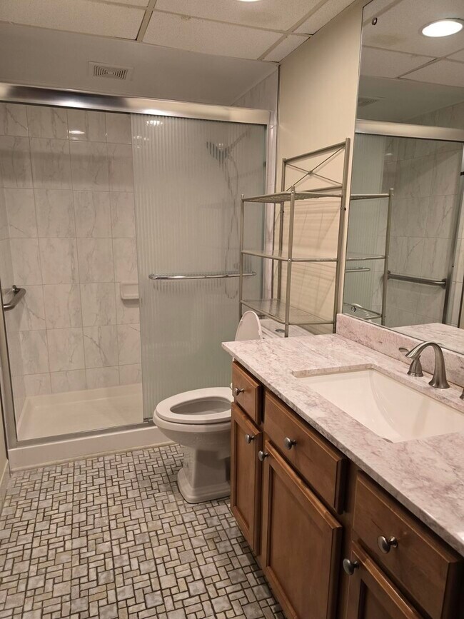 Building Photo - 450 Plum Creek Dr