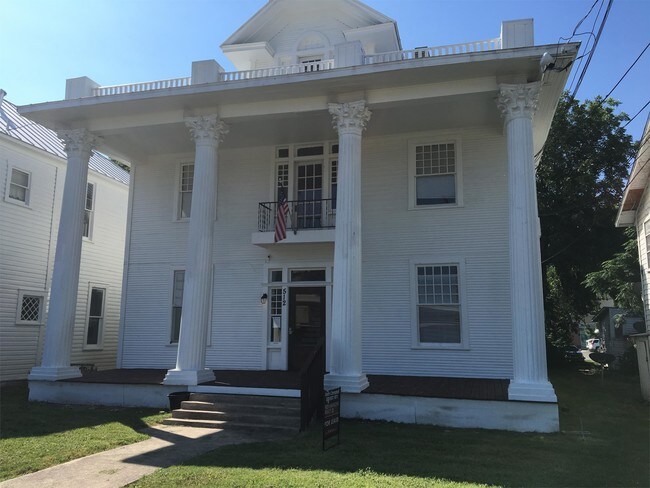 Foto del edificio - 512 E Quincy St