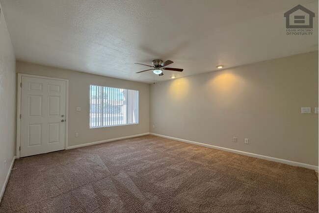 Building Photo - 3Bed/2Bath House at Baseline Rd/Rural Rd! Ready for Immediate Move-In! – NO HOA!