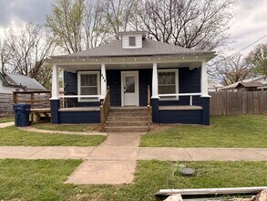 Building Photo - 706 S Wright St