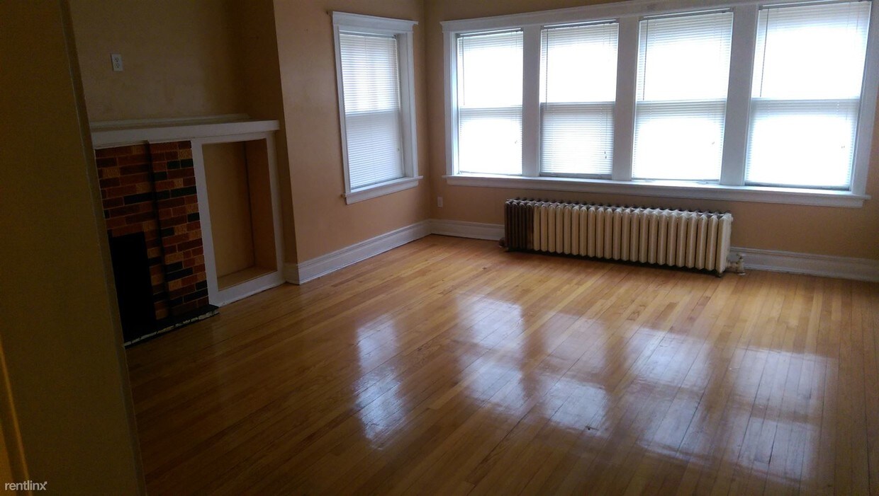 Foto principal - 8216 S Vernon Ave