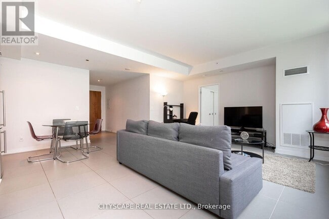 Building Photo - 3 Market St.