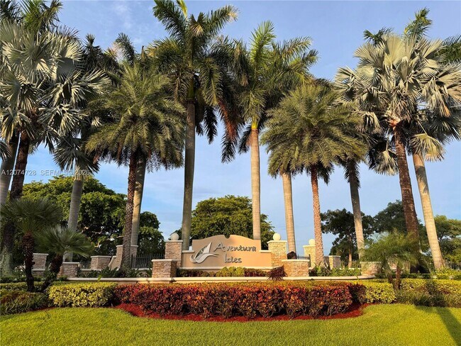 Foto del edificio - 731 NE 193rd St