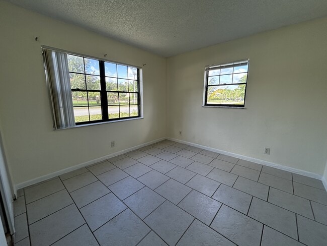 Building Photo - 7625 Tam Oshanter Blvd