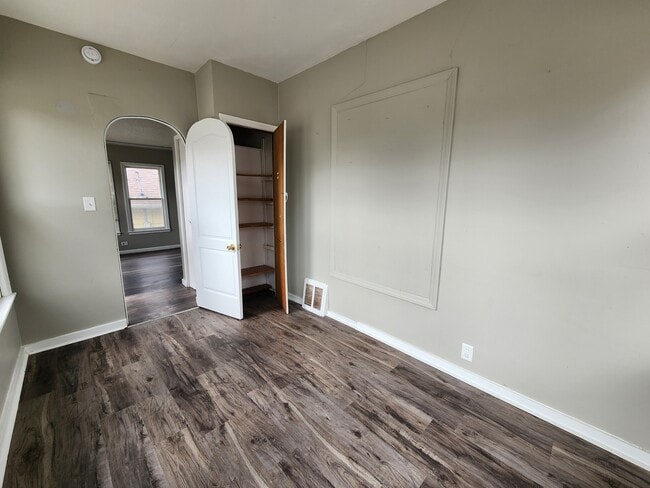 Building Photo - 113 Maplewood St