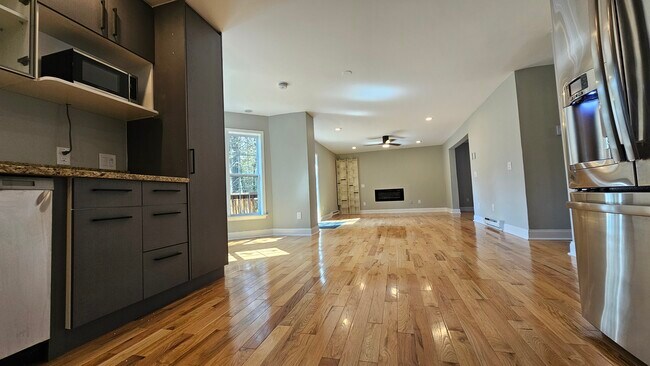 Foto del edificio - 7150 Robinwood Dr