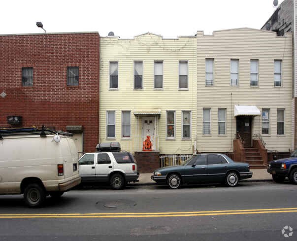 Building Photo - 764 39th St