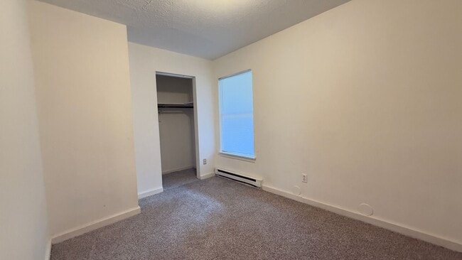 Building Photo - 233 S 4th St